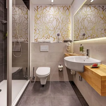 Hotel Central Hotel 4*