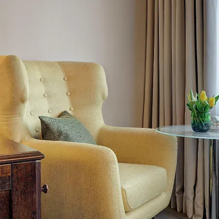Hotel Central Hotell 4*