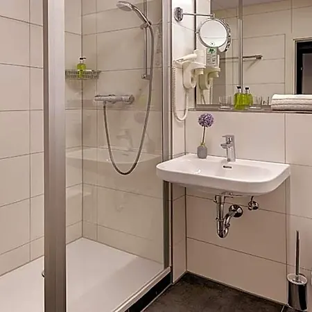 Hotel Central Отель 4*